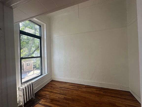 5th image of 33 Woodhull St #2