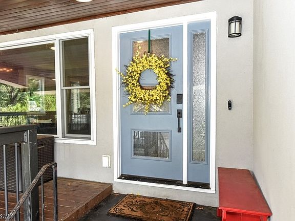 4th image of 454 Skyline Lake Dr