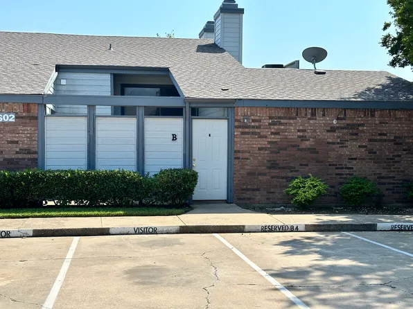 602 Bellaire Dr APT B, Hurst, TX 76053