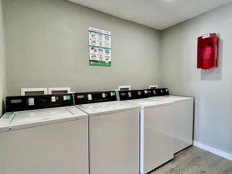 Sundance Apartments — Photo 49