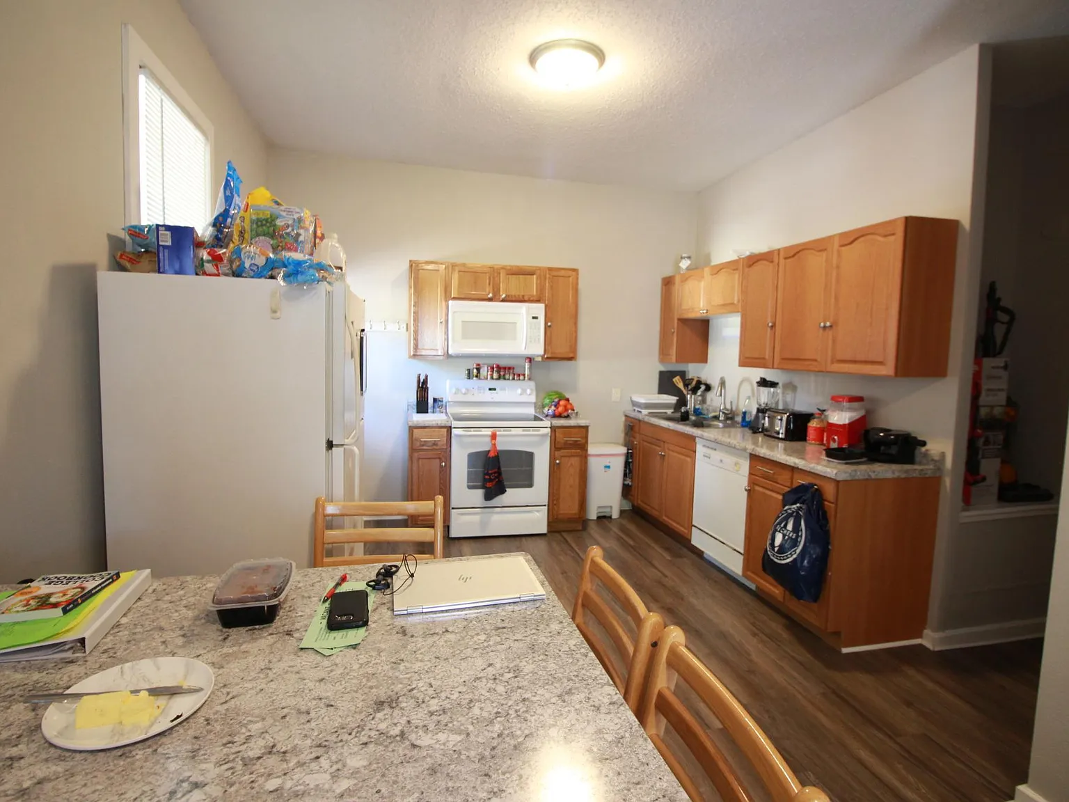 5 bed, 1800 sqft, $1,925 — Photo 1
