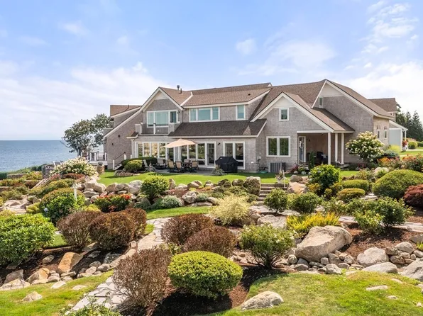 9 Boulder Ave #1, Gloucester, MA 01930