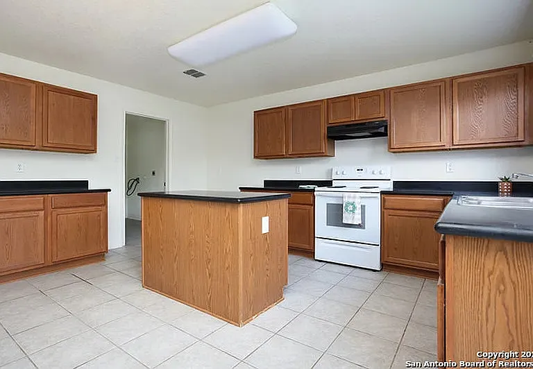 10002 Powderhouse Dr — Photo 10