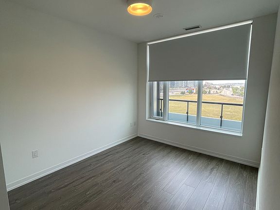 4th image of 2485 Eglinton Ave W #724