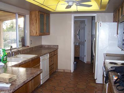 5th image of 6031 W Grovers Ave