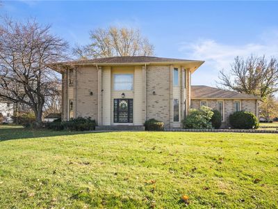 111 Country Downs Cir, Fairport, NY, 14450