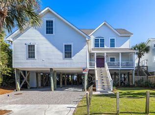621 E Arctic Ave, Folly Beach, SC 29439