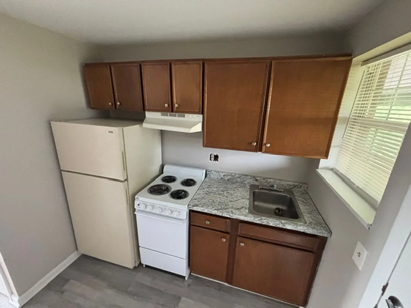 101 - 105 Heywood Ave — Photo 3