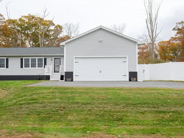 33 Rhinecliffe Rd, Swansea, MA 02777