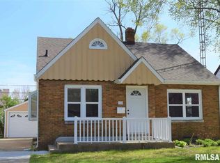 1122 E Fairoaks Ave, Peoria, IL