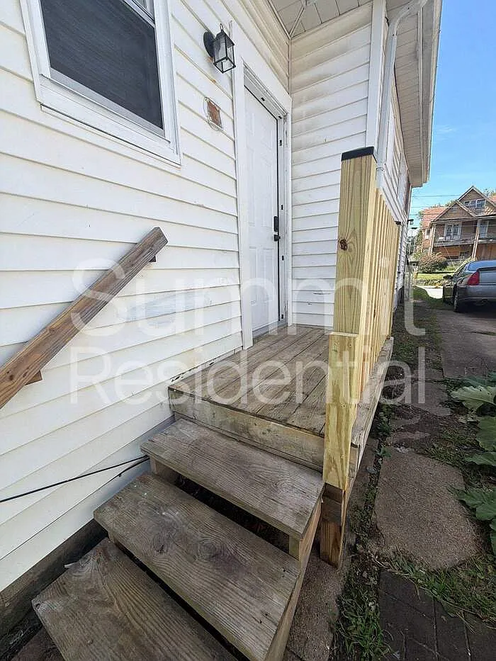 1 bed, 1.0 bath, 500 sqft, $745 — Photo 1