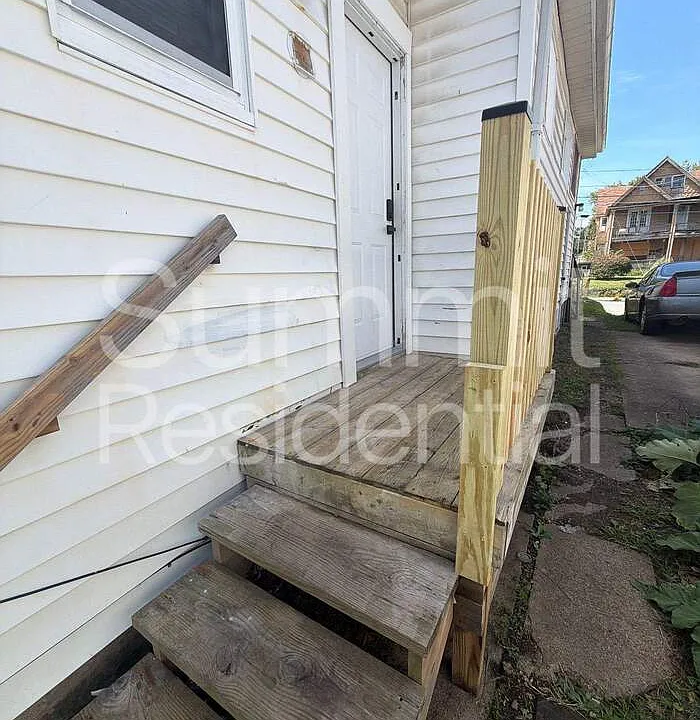 53 Douglas Ave #53