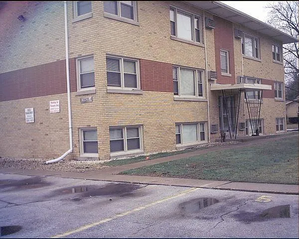18428 Torrence Ave APT 5 photo 1