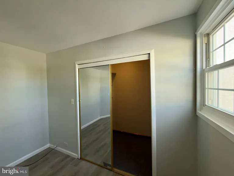 422 W 6th Ave — Photo 29