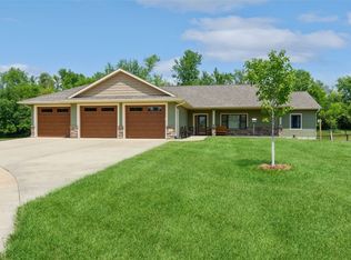 302 Pleasant Ct, Atkins, IA 52206