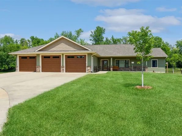 302 Pleasant Ct, Atkins, IA 52206