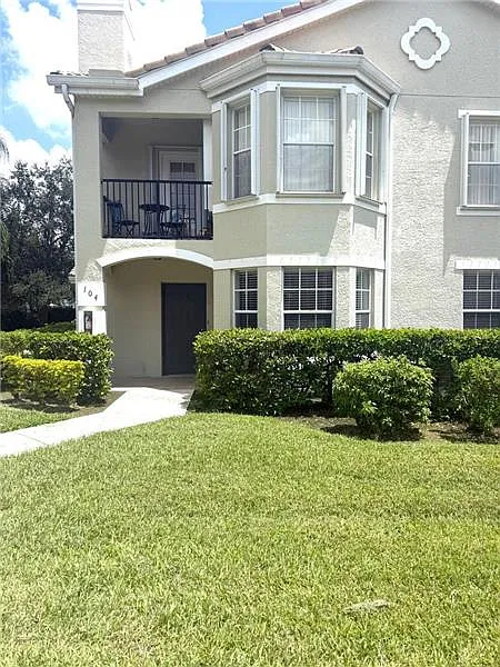102 SW Peacock Blvd #2-104
