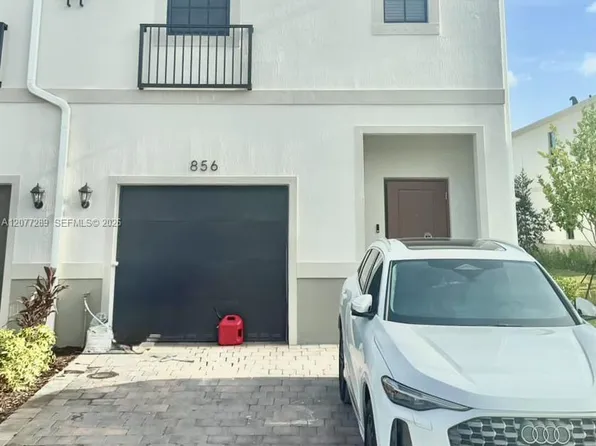 856 SW 11th Way, Florida City, FL 33034