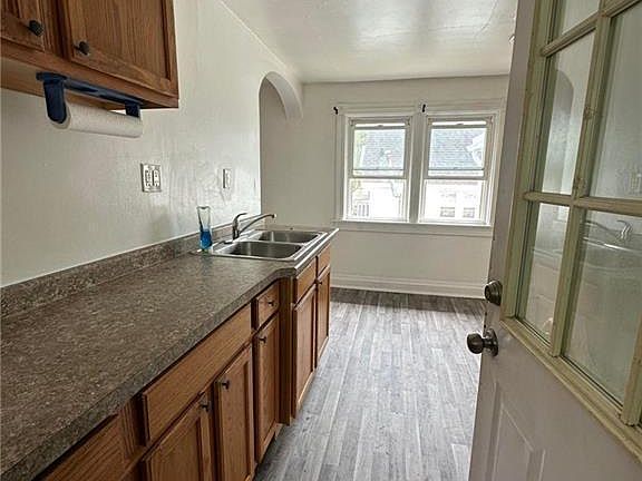 Entry/Kitchen