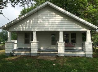 811 N Collins St, Winslow, IN 47598