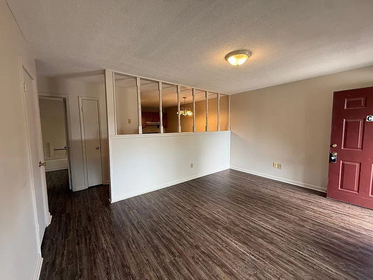 605 Adelle St SW — Photo 3