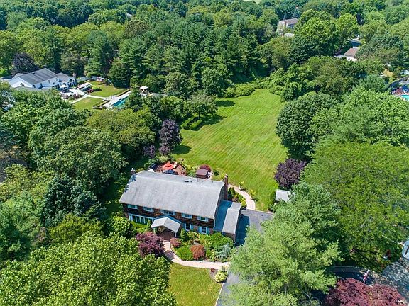 2nd image of 36 Highfield Ct