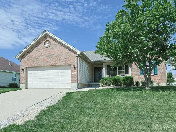 1497 Observatory Dr, Fairborn, OH 45324