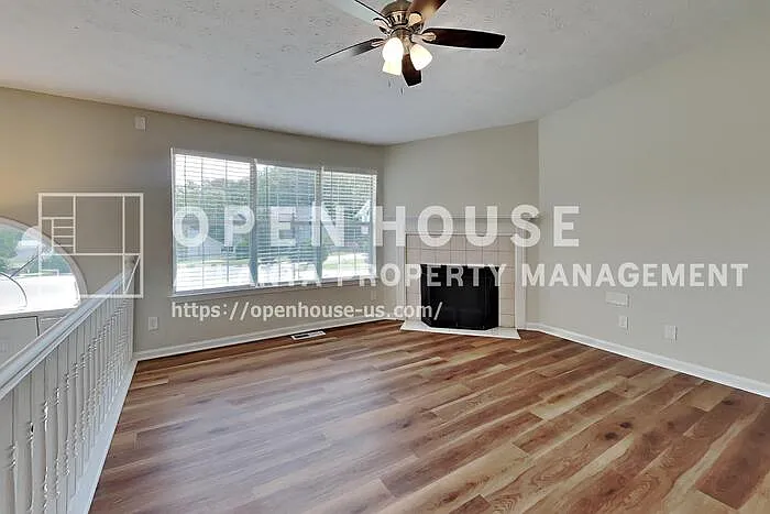 4 bed, 3.0 bath, 2232 sqft, $2,300 — Photo 3