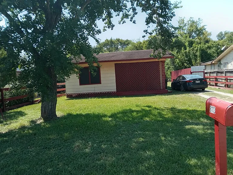 8113 Hezekiah Ln — Photo 2