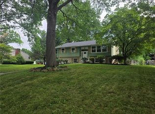 3650 Stephen Crane Ln, Bethlehem, PA 18017