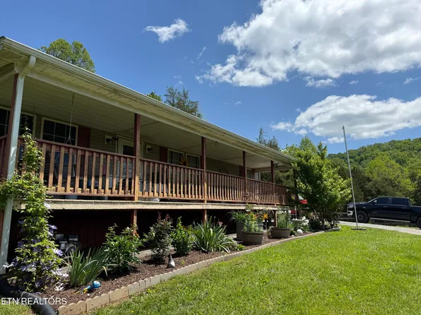 332 Tomlinson Rd, Pennington Gap, VA 24277