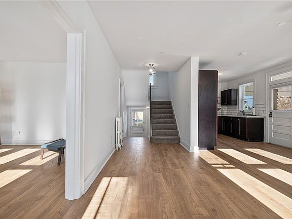 2nd image of 2651 Pioneer Ave
