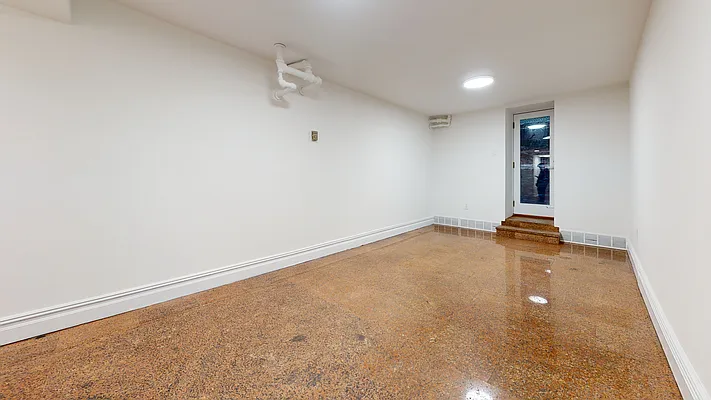 Rented by Bond New York | media 16