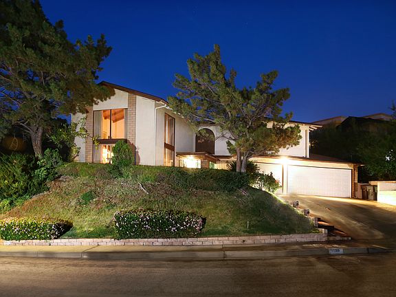 4th image of 1120 Sweetbriar Dr
