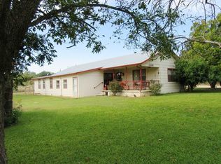 1209 Ashton Ave, Llano, TX 78643