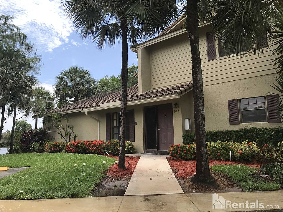 1st image of 9018 Vineyard Lake Dr