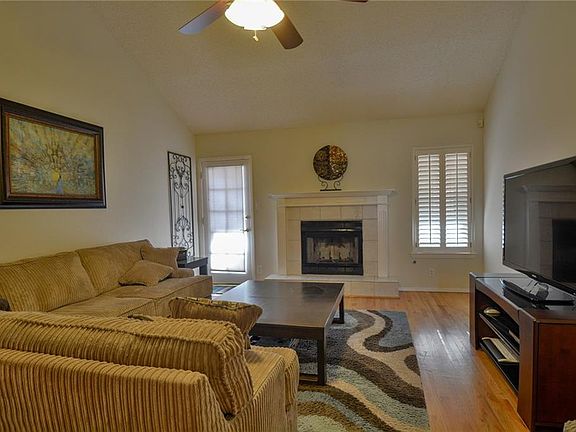 5th image of 4449 Sleepy Willow Dr