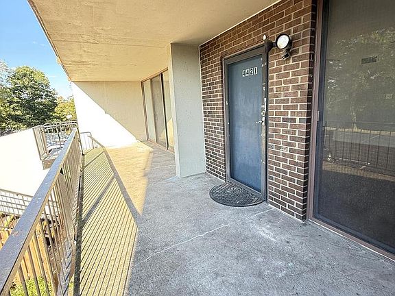 4th image of 4421 Forest Ln