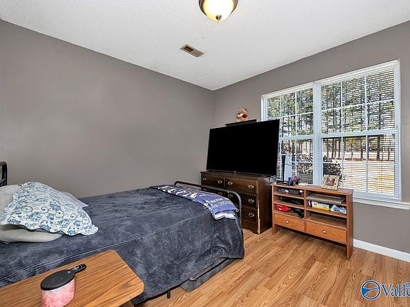 5th image of 1004 Carter Grove Rd