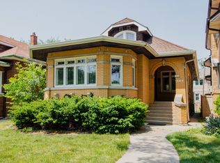 104 Le Moyne Pkwy, Oak Park, IL 60302