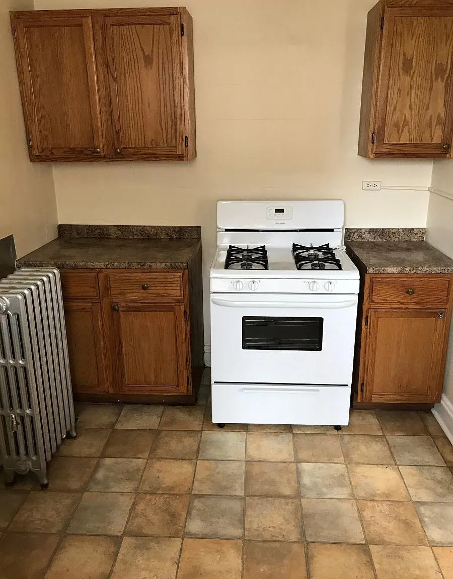 2 bed, $1,900 — Photo 2