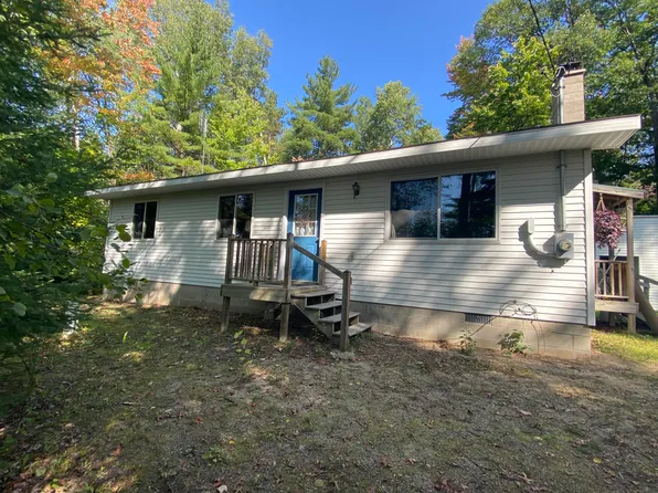 7939 Silsby Dr, Roscommon, MI 48653