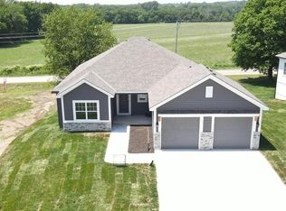 107 Johnson Cir, Dearborn, MO 64439