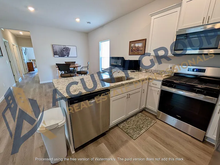 501 Redwood St N — Photo 11