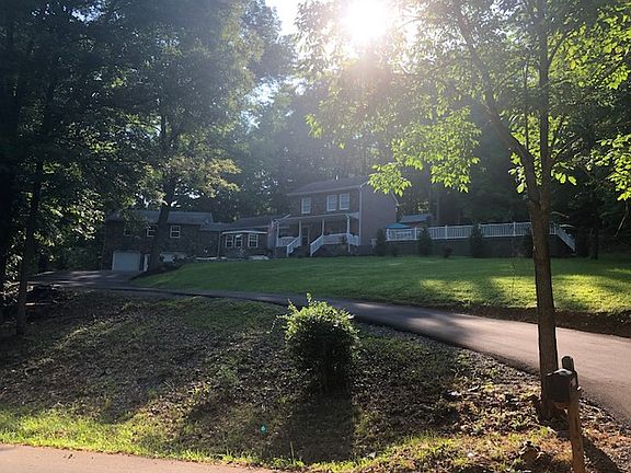 4th image of 106 Sourwood Dr
