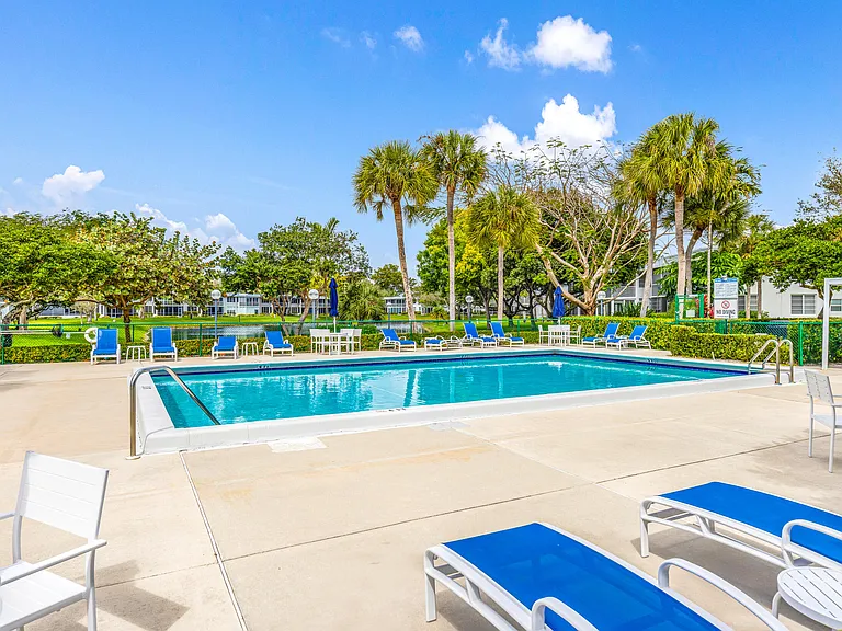4261 W Palm Aire Dr #204 — Photo 35