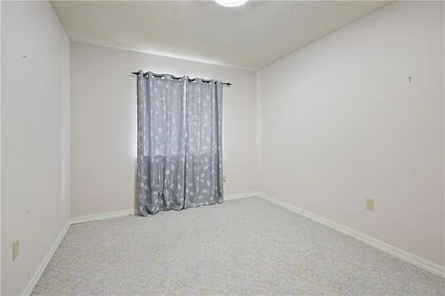 117 S Queens Dr — Photo 14