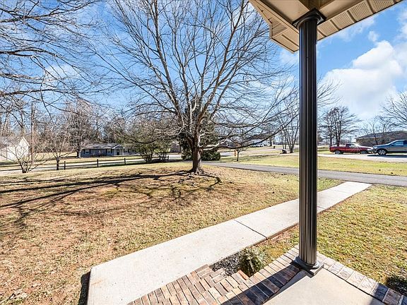 3rd image of 191 Shawna Ln