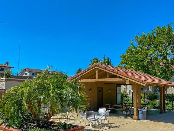 5th image of 901 Golden Springs Dr Unit E7