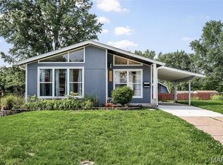 236 Hillcrest Blvd, Ballwin, MO 63021